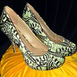 Mix No. 6 High Heels Women’s  10 green and black butterfly print Platform Pumps